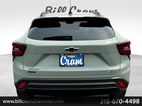 Used 2024 Chevrolet Trax RS FWD image 34