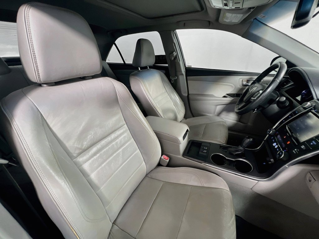Used 2016 Toyota Camry XLE FWD image 29
