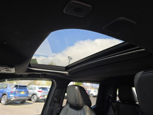 Used 2024 Toyota Tacoma Limited w/ Limited Package (LT) image 14