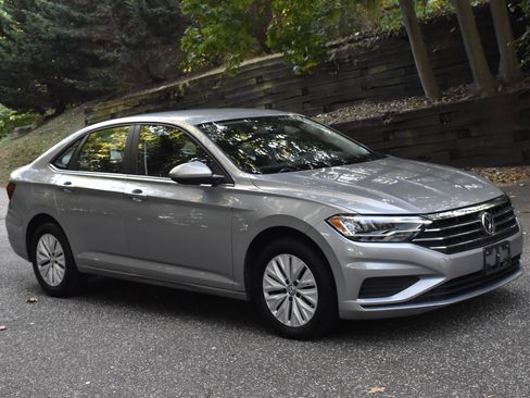 Used 2019 Volkswagen Jetta S w/ Driver Assistance Package image 12