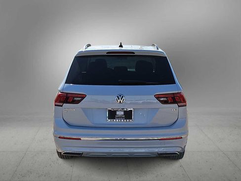 Used 2018 Volkswagen Tiguan SE w/ Panoramic Sunroof Package image 7