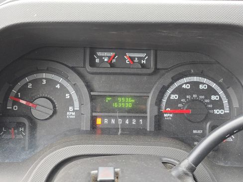 Used 2019 Ford E-350 and Econoline 350 Super Duty w/ Power Windows & Locks Group image 17