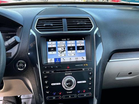 Used 2018 Ford Explorer Limited w/ Equipment Group 301A AWD/4WD image 15