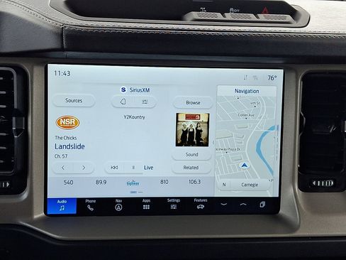 Used 2025 Ford Bronco Outer Banks AWD/4WD image 16