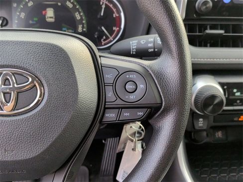 Certified 2025 Toyota RAV4 LE image 17