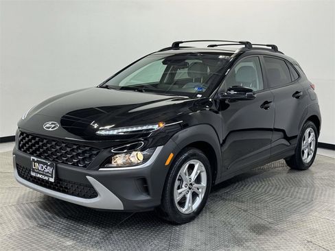 Used 2023 Hyundai Kona SEL image 3