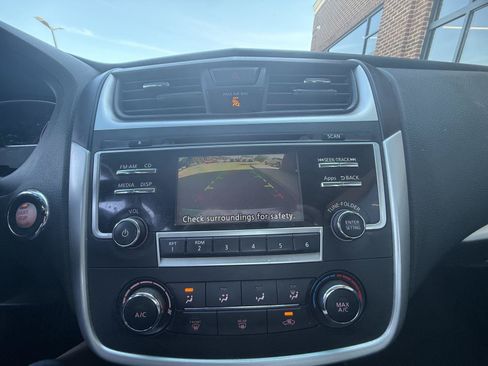 Used 2016 Nissan Altima 2.5 S w/ Power Driver Seat Package FWD image 7