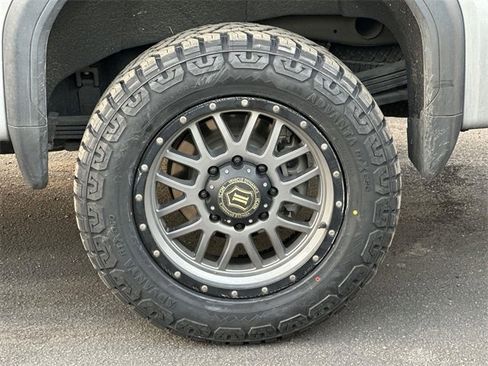 Used 2021 GMC Sierra 2500 SLT w/ SLT Preferred Package image 5