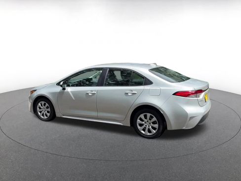 Used 2025 Toyota Corolla LE FWD image 10