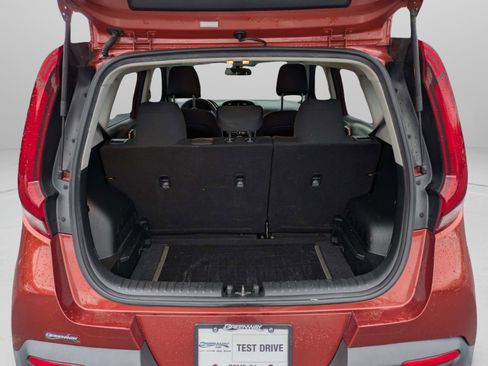 Used 2021 Kia Soul LX image 9