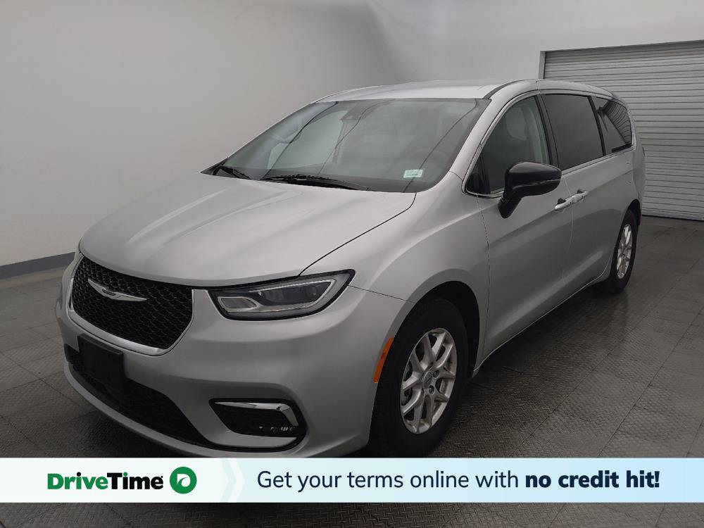 Used 2024 Chrysler Pacifica Touring-L FWD image 1