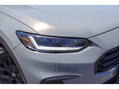 Used 2025 Honda HR-V Sport image 2