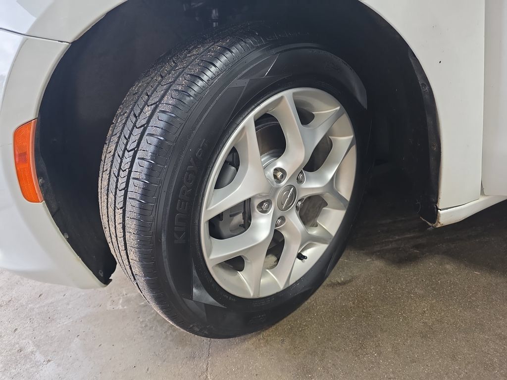 Used 2017 Chrysler Pacifica Touring-L w/ Tire & Wheel Group FWD image 34