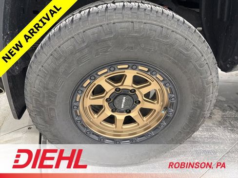 Used 2023 Toyota Tacoma TRD Off-Road image 8