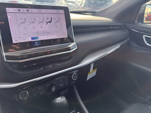 New 2025 Jeep Compass Trailhawk w/ Trailhawk Elite Group image 20