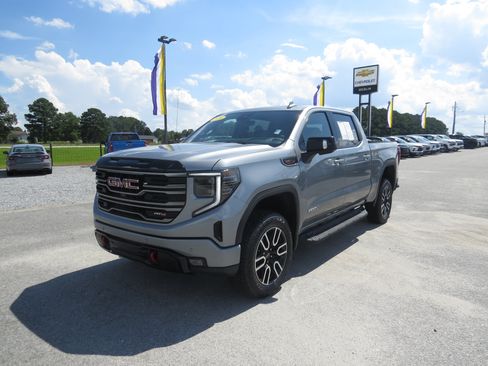 Used 2026 GMC Sierra 1500 AT4 w/ AT4 Premium Package AWD/4WD image 7