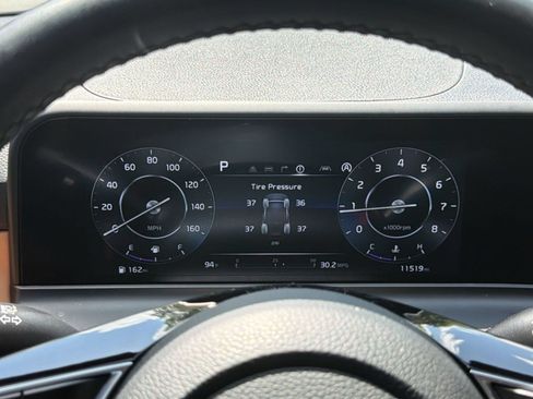 Used 2024 Kia Seltos EX FWD image 19