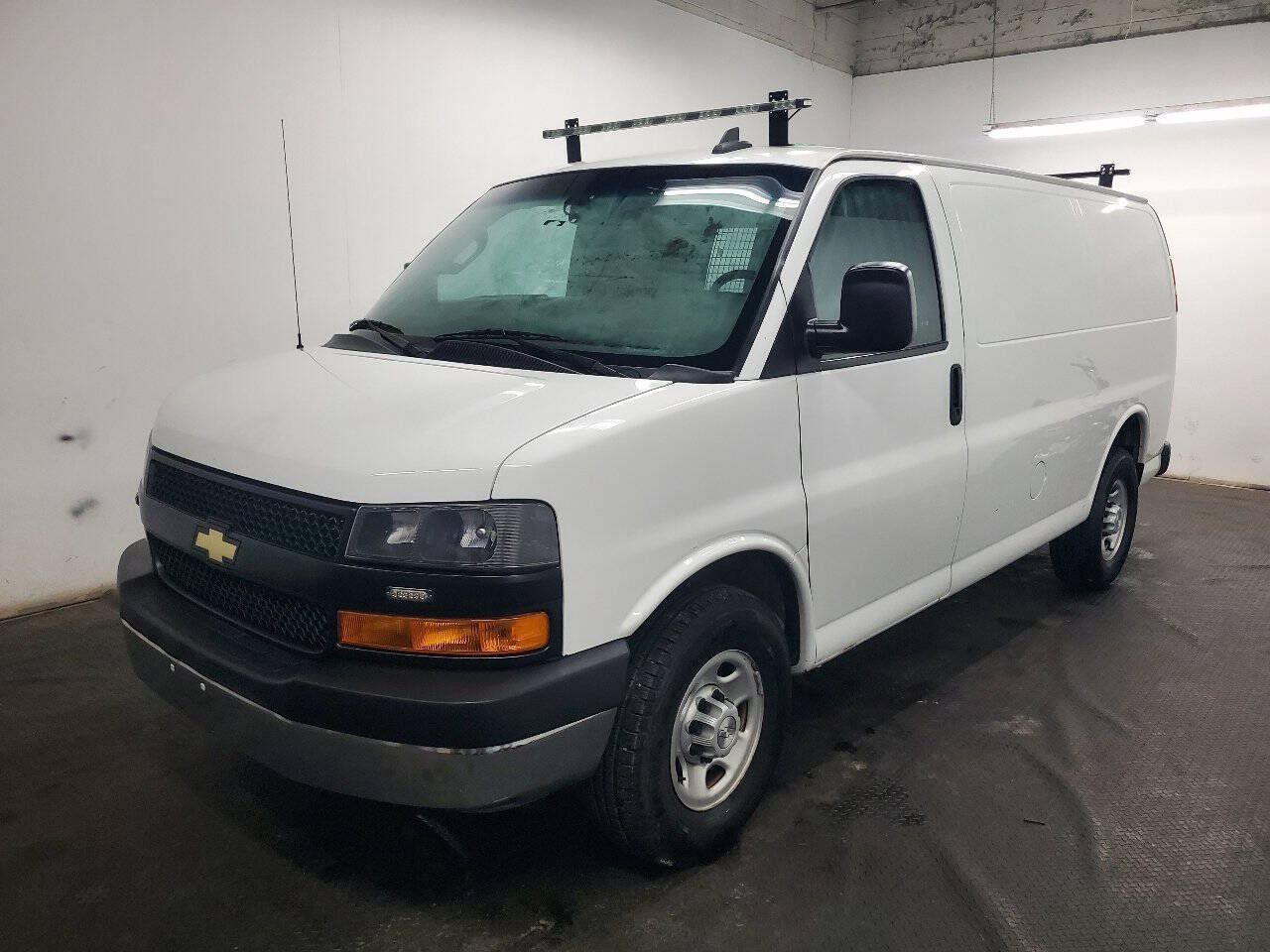 Used 2019 Chevrolet Express 2500 w/ Driver Convenience Package RWD image 1