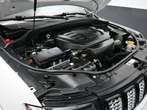 Used 2020 Jeep Grand Cherokee Altitude image 51