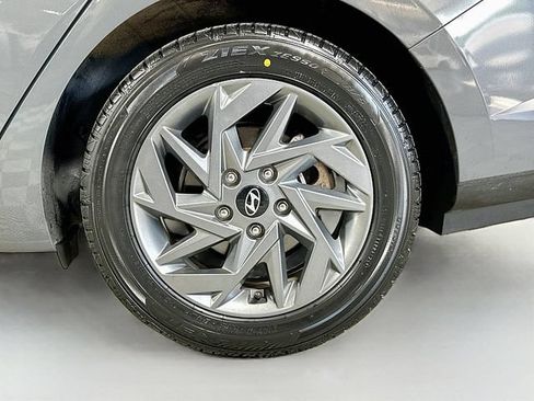 Used 2024 Hyundai Elantra SEL FWD image 30