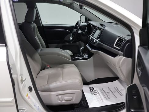 Used 2019 Toyota Highlander Limited AWD/4WD image 22