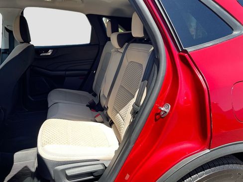 Used 2021 Ford Escape SE w/ SE Sport Appearance Package image 25