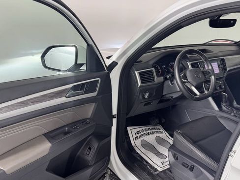 Used 2021 Volkswagen Atlas Cross Sport SE FWD image 10