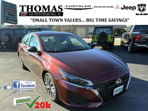 Used 2024 Nissan Altima 2.5 SV image 1