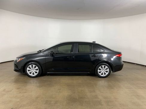 Used 2022 Toyota Corolla LE FWD image 16