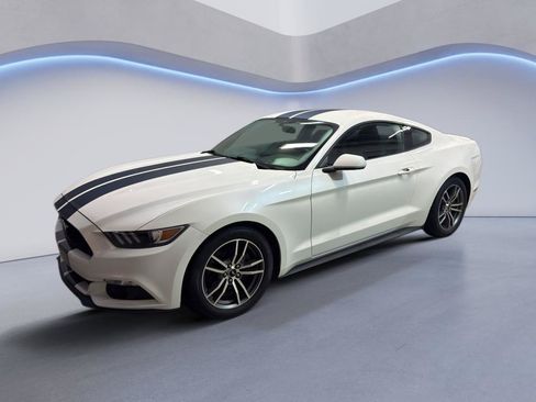 Used 2017 Ford Mustang Coupe RWD image 3