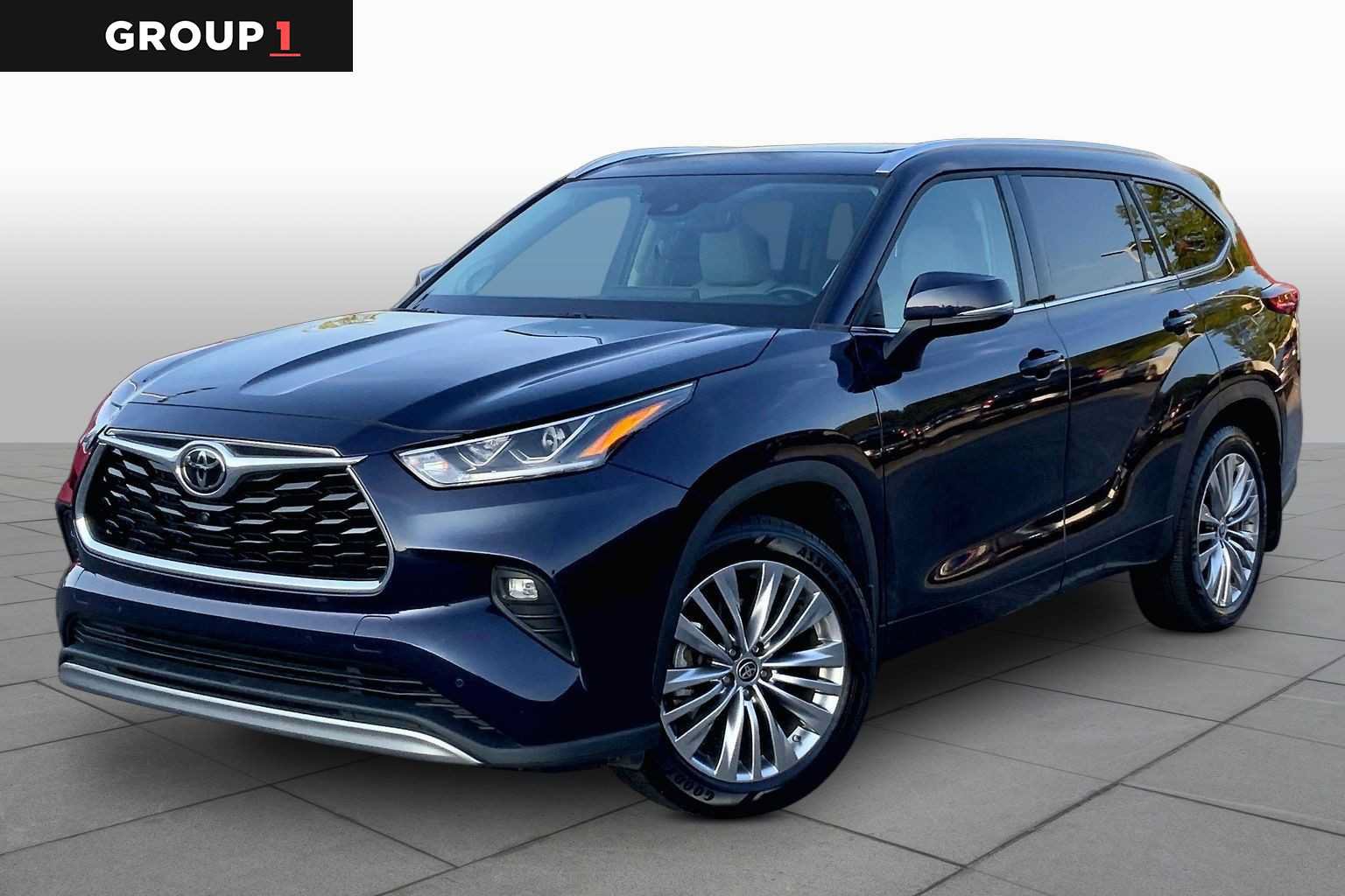 Used 2022 Toyota Highlander Platinum AWD/4WD image 1