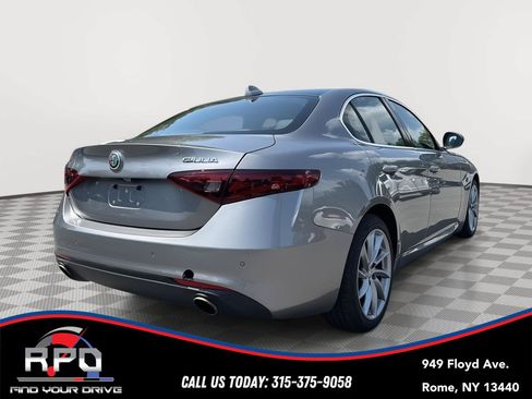Used 2018 Alfa Romeo Giulia AWD image 5