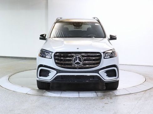 Used 2024 Mercedes-Benz GLS 580 4MATIC image 7