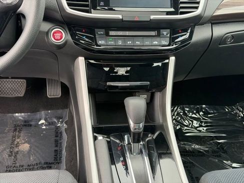 Used 2017 Honda Accord EX image 13