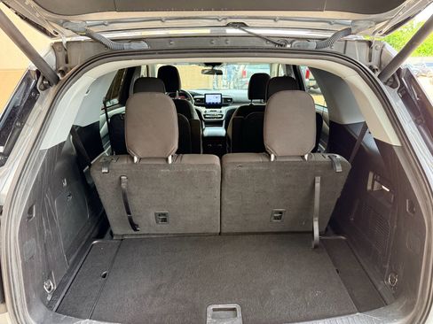 Used 2021 Ford Explorer XLT RWD image 24
