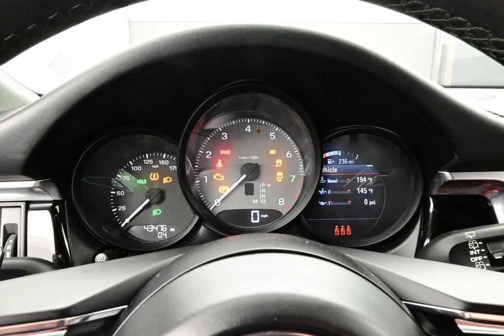 Certified 2023 Porsche Macan S AWD/4WD image 9