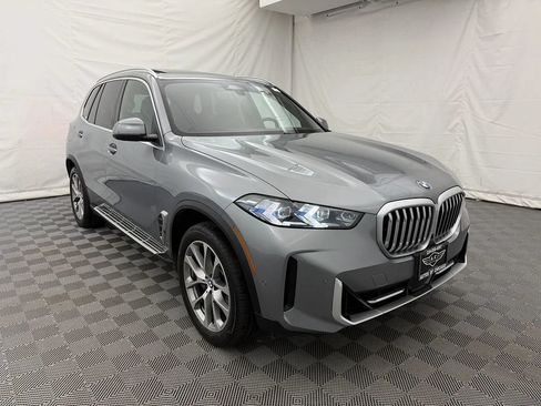 Used 2024 BMW X5 sDrive40i w/ Premium Package RWD image 3