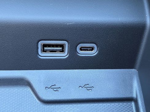 New 2026 Chevrolet Suburban Premier image 20