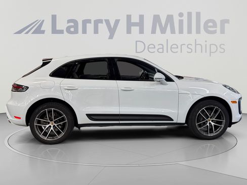 Used 2023 Porsche Macan Turbo AWD/4WD image 6