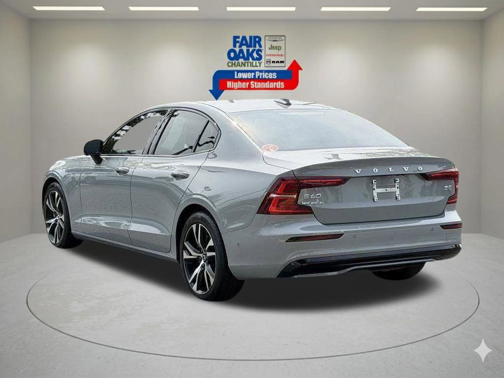 Used 2025 Volvo S60 B5 Plus FWD image 9