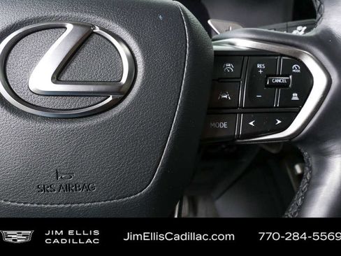 Used 2024 Lexus GX 550 w/ Accessory Package (2T) AWD/4WD image 11