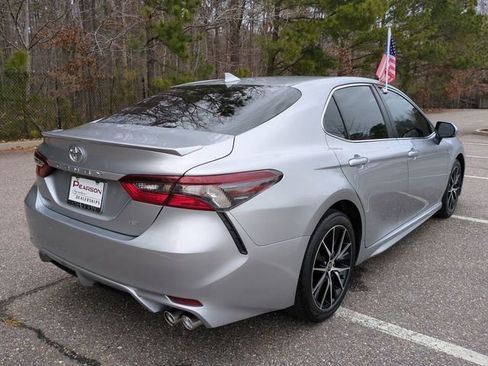 Used 2023 Toyota Camry SE image 4