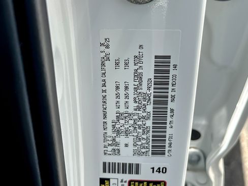 Certified 2025 Toyota Tacoma TRD Off-Road AWD/4WD image 26
