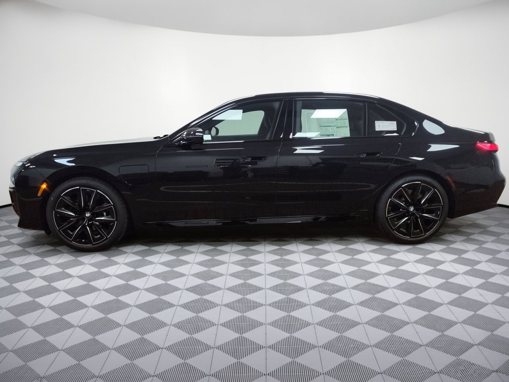 Used 2026 BMW 750e xDrive w/ Executive Package AWD/4WD image 2