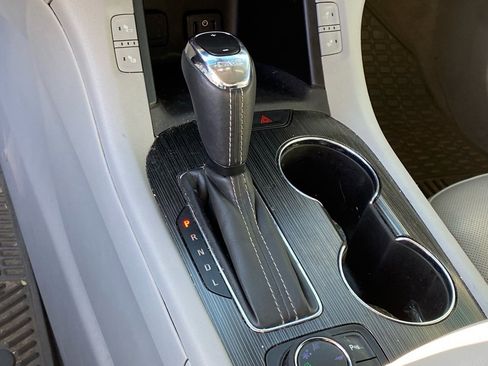 Used 2018 GMC Acadia SLT w/ LPO, Floor Liner Package image 18