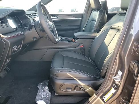 New 2025 Jeep Grand Cherokee L Overland w/ Rear Seat Video Group I AWD/4WD image 11