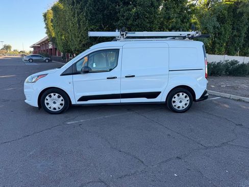 Used 2023 Ford Transit Connect XLT image 5