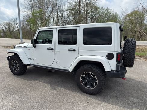Used 2016 Jeep Wrangler Unlimited Rubicon image 3