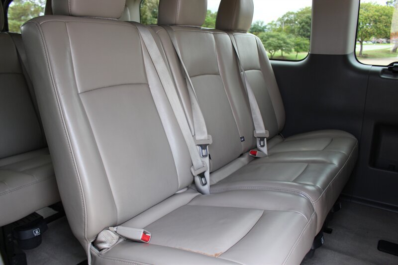 Used 2015 Nissan NV 3500 SL w/ Technology Package RWD image 18