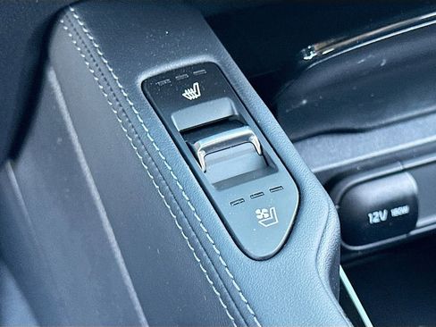 Used 2025 Kia Telluride EX w/ EX Captain's Chair Package image 21